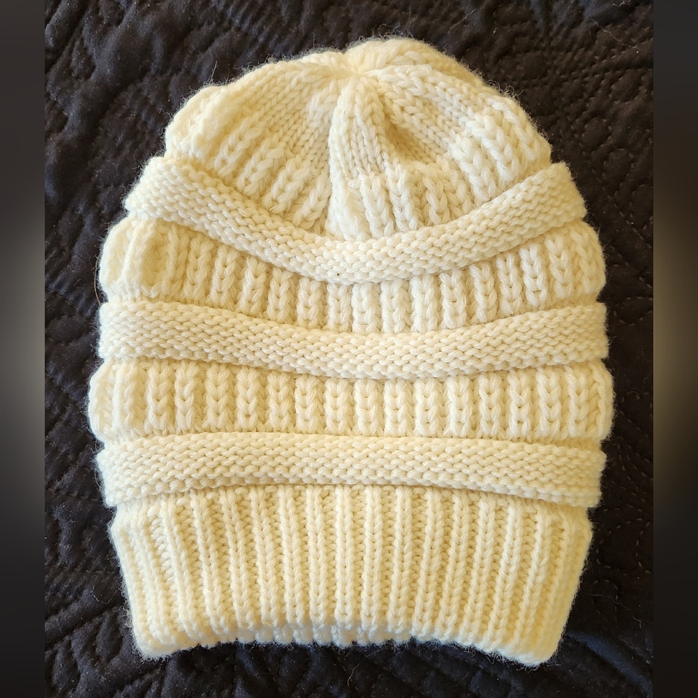 Satin lined knit beanie‎ ivory
